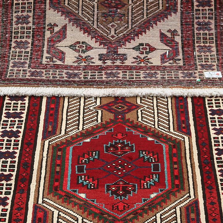 MATTA, Hamadan, ca 305 x 78 cm.