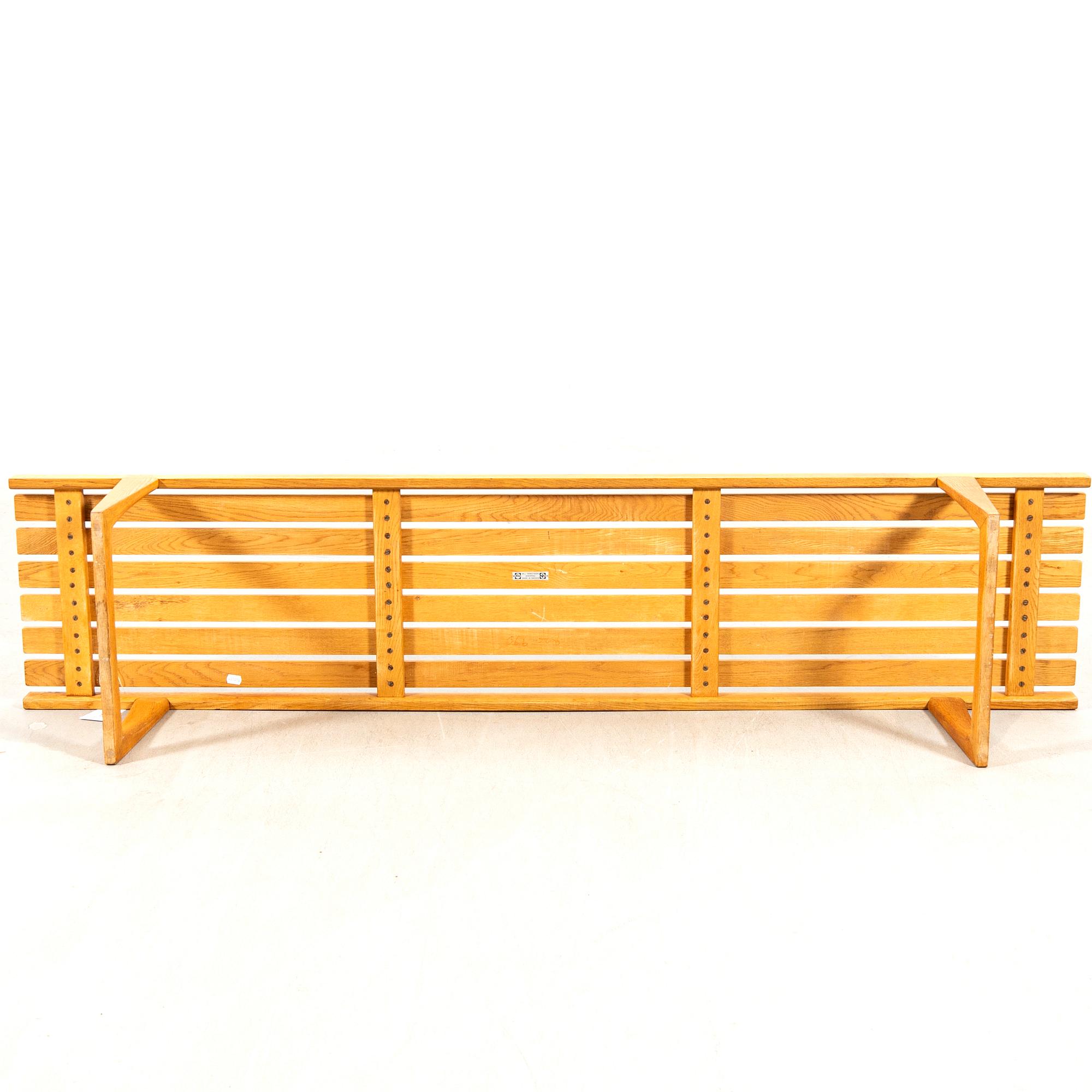 Yngvar Sandström, bänk, "Tokyo", Triva-serien för Nordiska Kompaniet, formgiven 1962.