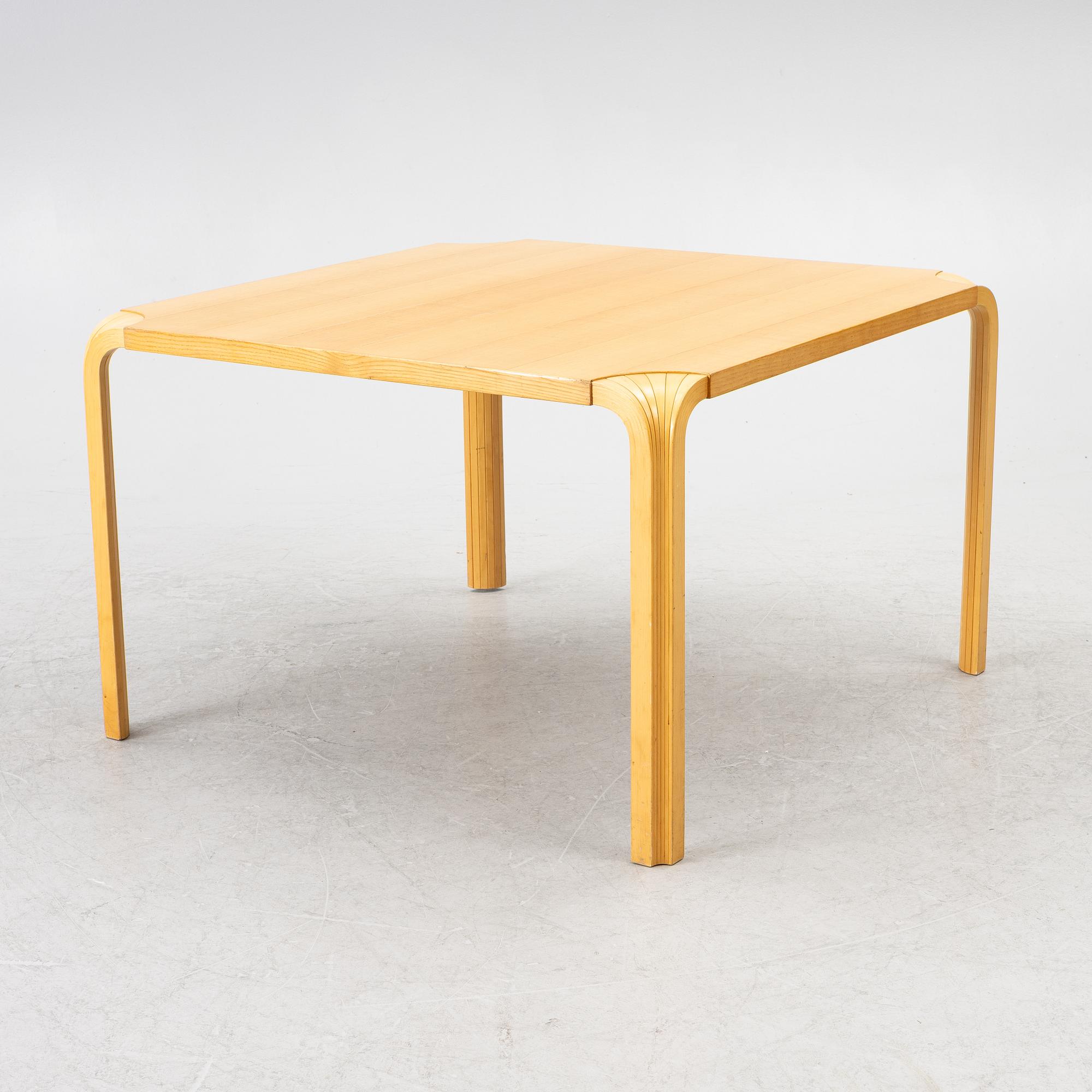 Alvar Aalto, Coffee table, model MX800B, Artek, 1960s.