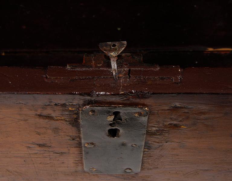 KISTA PÅ BENSTÄLLNING, delvis 1700/1800-tal.