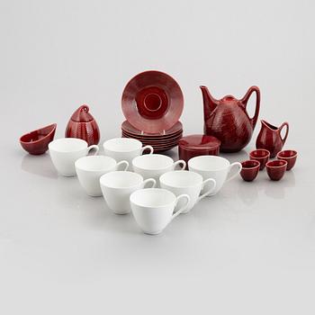 Hertha Bengtson, a 17-piece "Blå Eld" tea service, Rörstrand, Sweden.