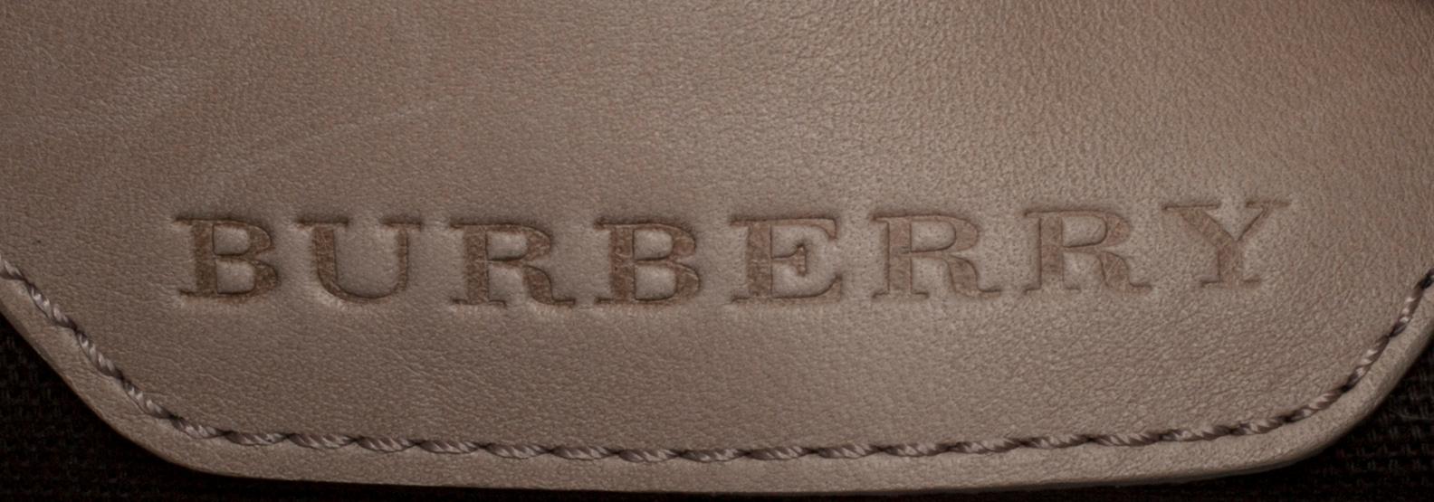 VÄSKA, Burberry.