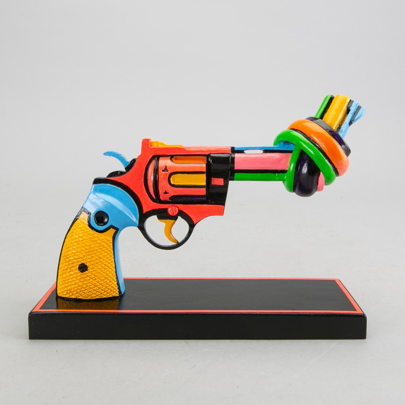 Carl Fredrik Reuterswärd, Non-Violence Project Foundation skulptur 2012.