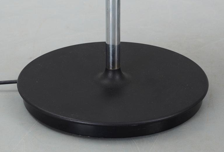 BORDSLAMPOR, ett par,  "PH-80", Poul Henningsen för Louis Poulsen, 1980-tal.