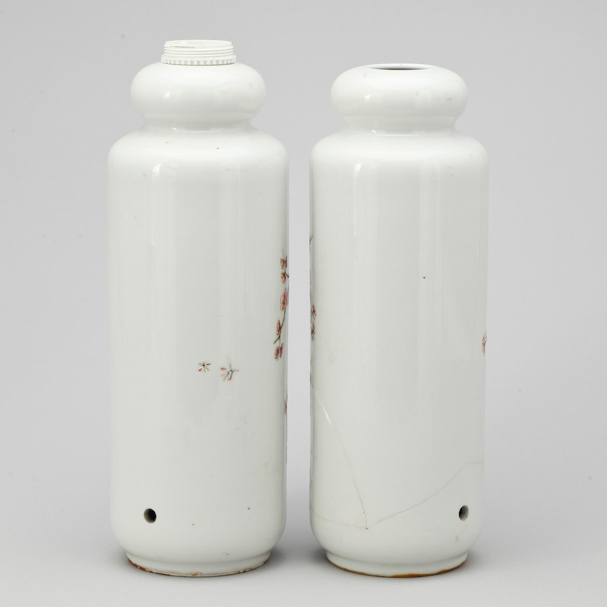 VASER, ett par, porslin, Kina, 1900-tal.