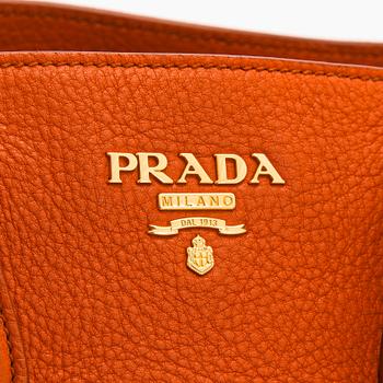 Prada, a 'Vitello Daino Tote' bag.
