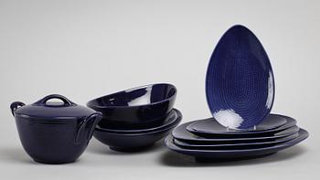 MATSERVIS, 55 delar, flintgods, "Blå Eld", Hertha Bengtsson, Rörstrand.