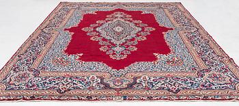 A Yazd carpet, approx. 418 × 297 cm.