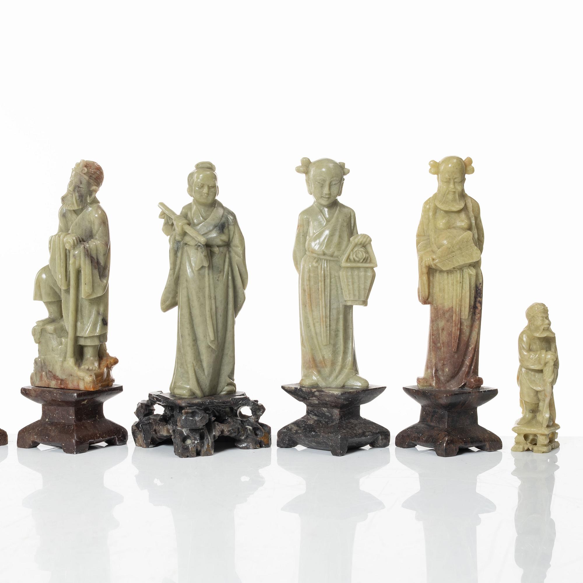 Figuriner, nio stycken, soapstone, Kina, sen Qingdynasti / 1900-tal.