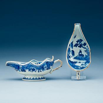 A pair of blue and white sauce boats, Qing dynasty, Qianlong (1736-95).