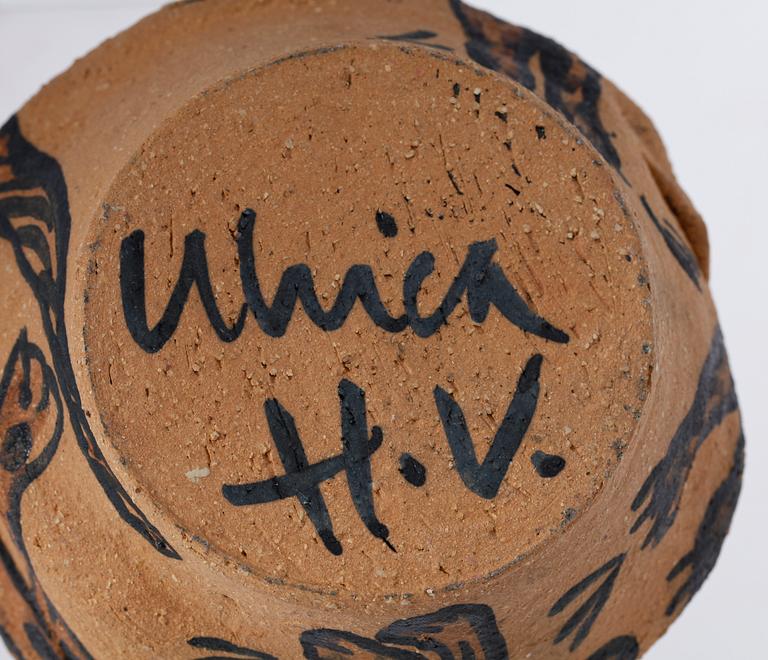 KRUKA, lergods, Ulrika Hydman Vallien, sign.