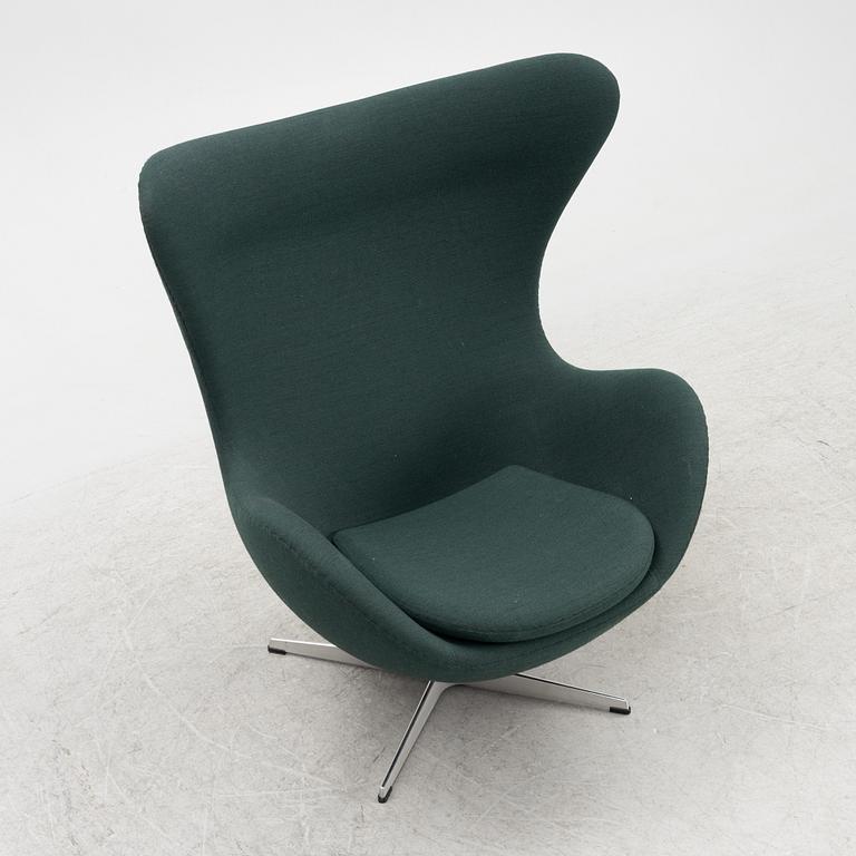 Arne Jacobsen, fåtölj, "Ägget", Fritz Hansen, 2021.