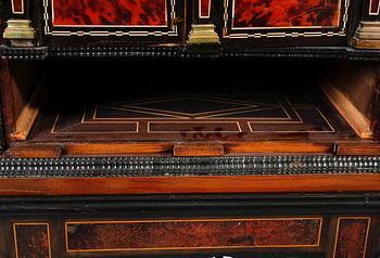 KABINETTSKÅP, barock, 1600-talets andra hälft/1700-talets första hälft.