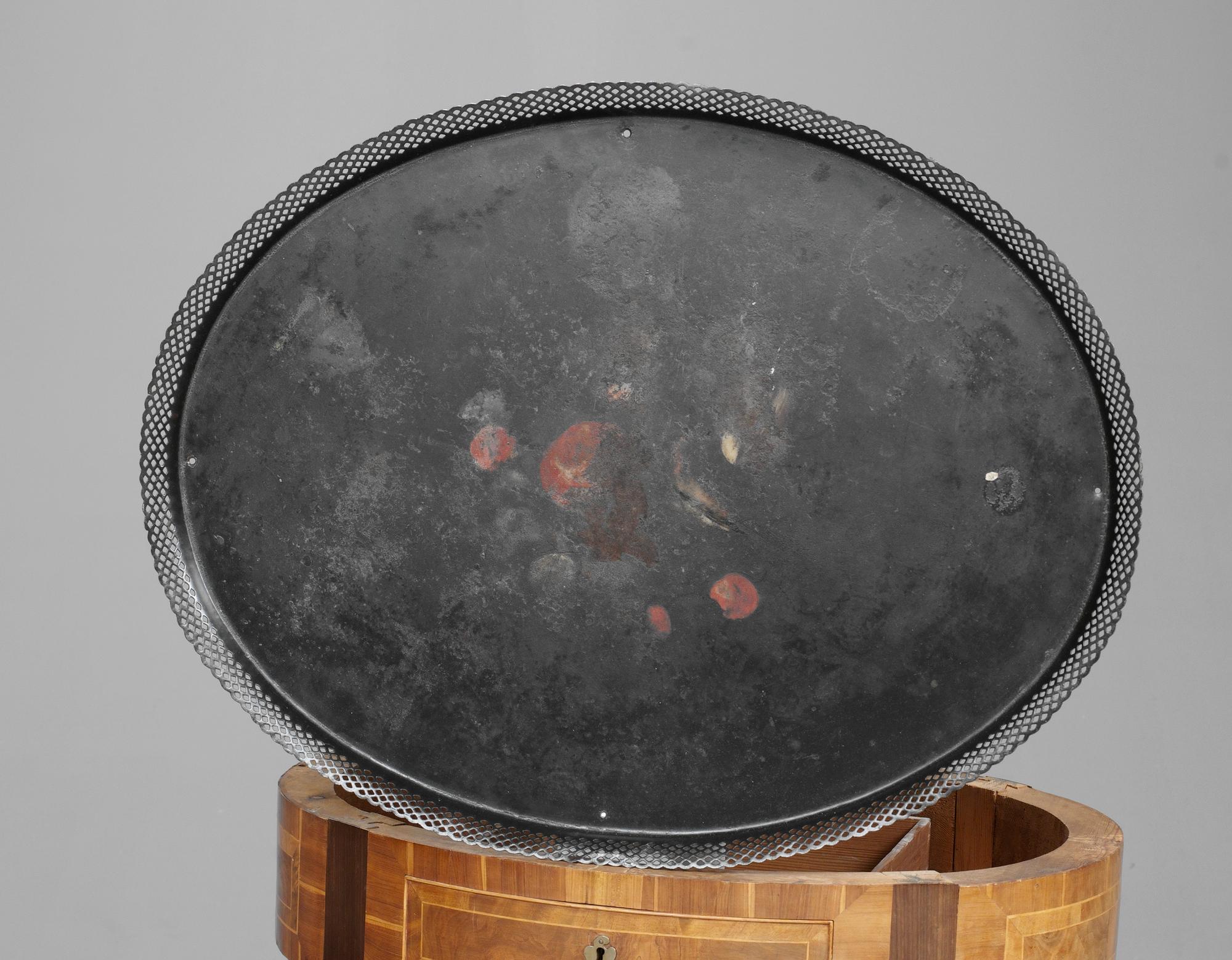 BRICKBORD. Gustavianskt.