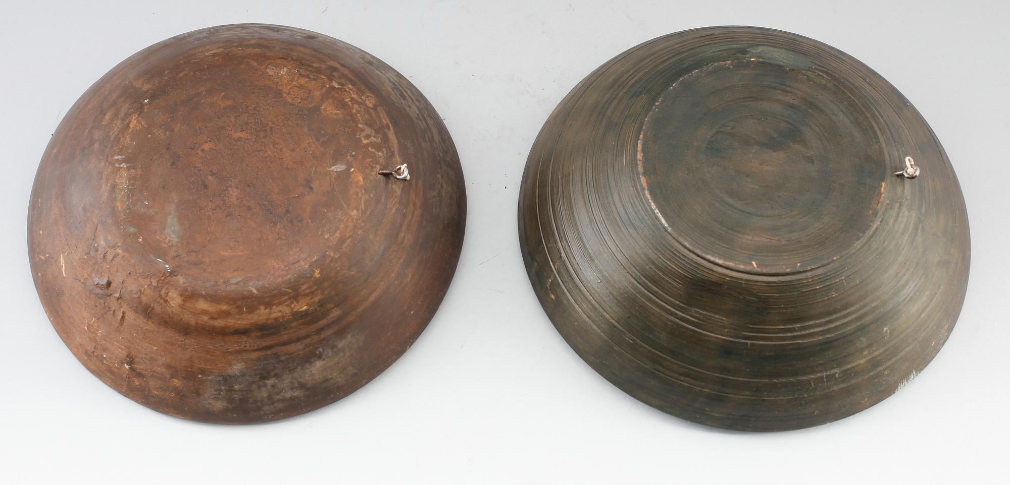 ÖLBOLLAR, 2 st, allmoge, 1800-tal.