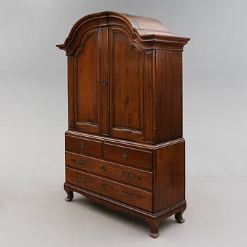 SKÅP, rokoko, 1700-talets andra hälft.