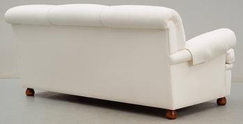 A Josef Frank sofa, Svenskt Tenn, model 703.