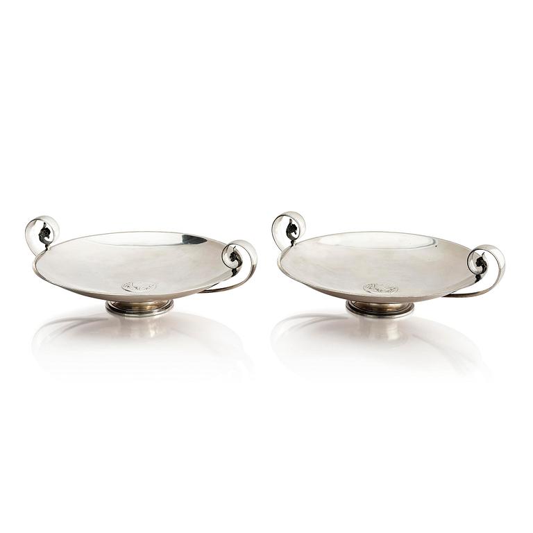 Two sterling silver bowls with handles, Atelier Borgila, designed by Erik Fleming, Stockholm 1930.
