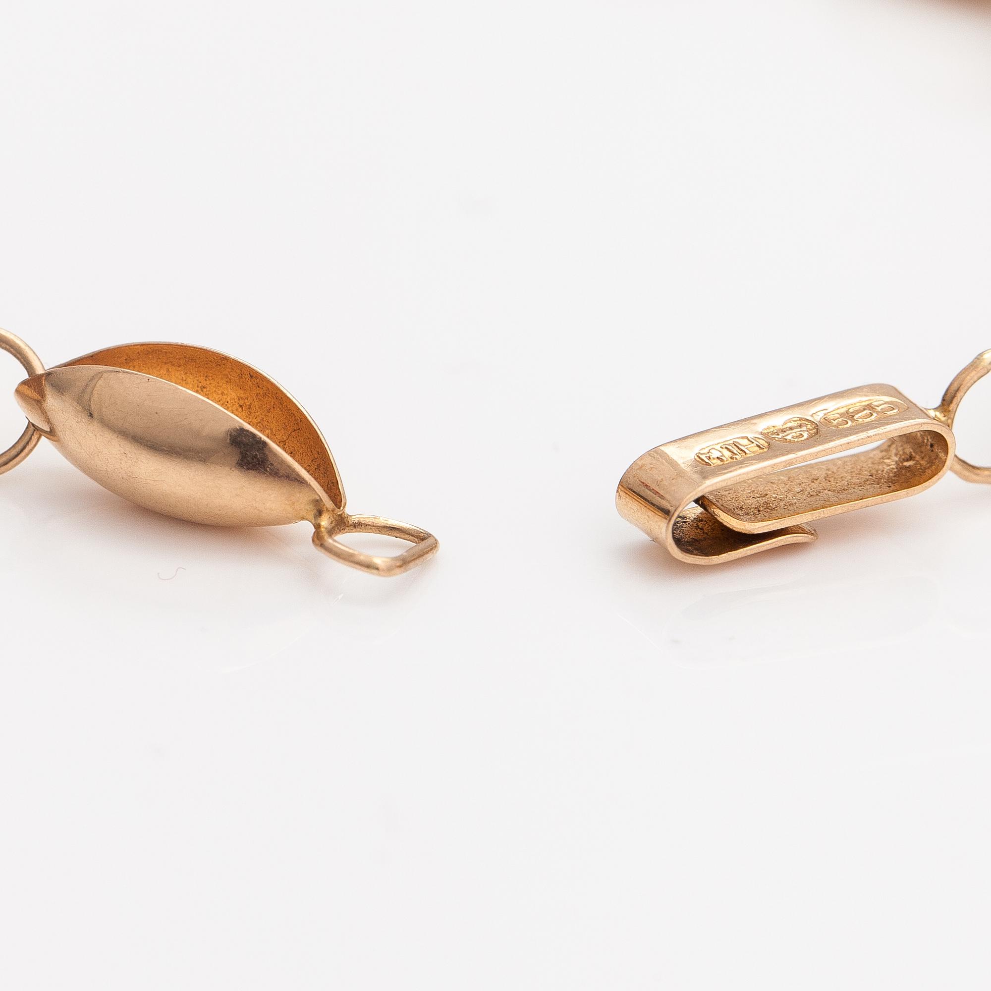 Matti Hyvärinen, A 14K gold bracelet. SiroKoru, Turku.