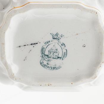 An 88-peice 'Wexiö Guld' creamware dinner service, Gustavsberg, early 20th Century.