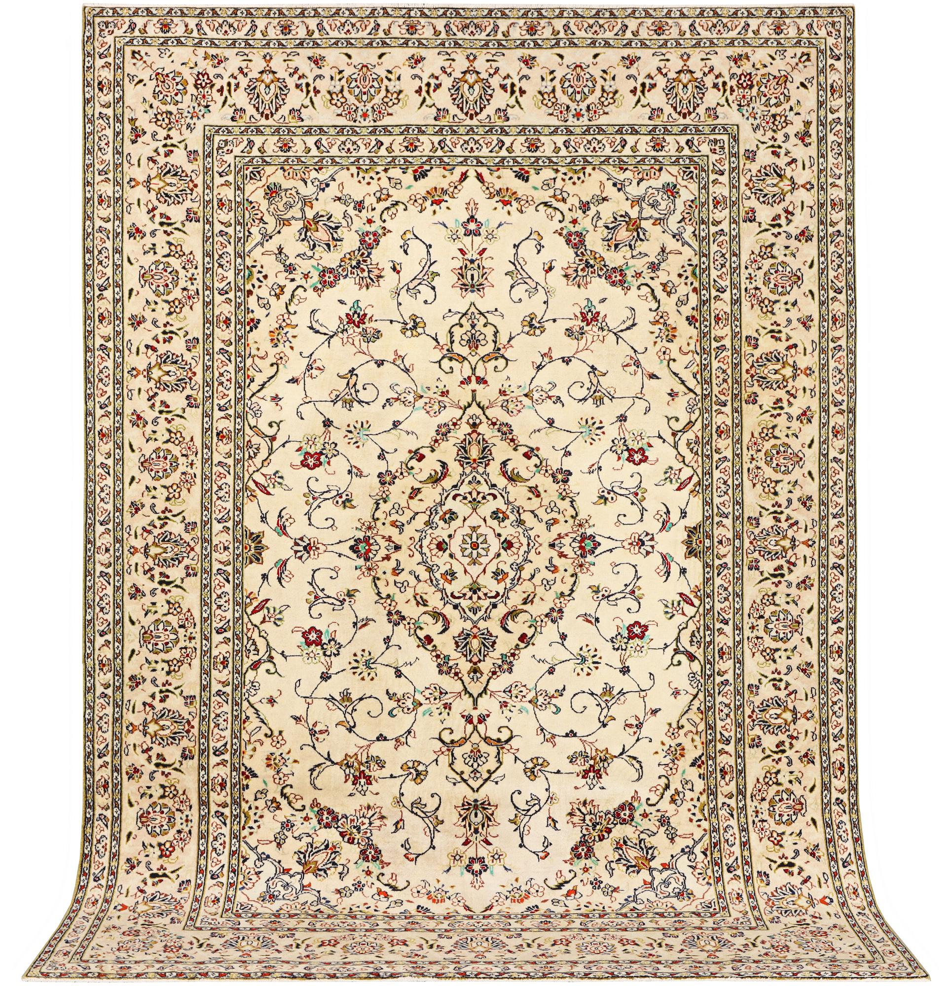 A Kashan carpet, a. 293 x 198 cm.
