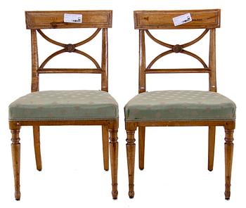 STOLAR, ett par, sk Bellmansstolar, sengustavianska. 1700/1800-tal.