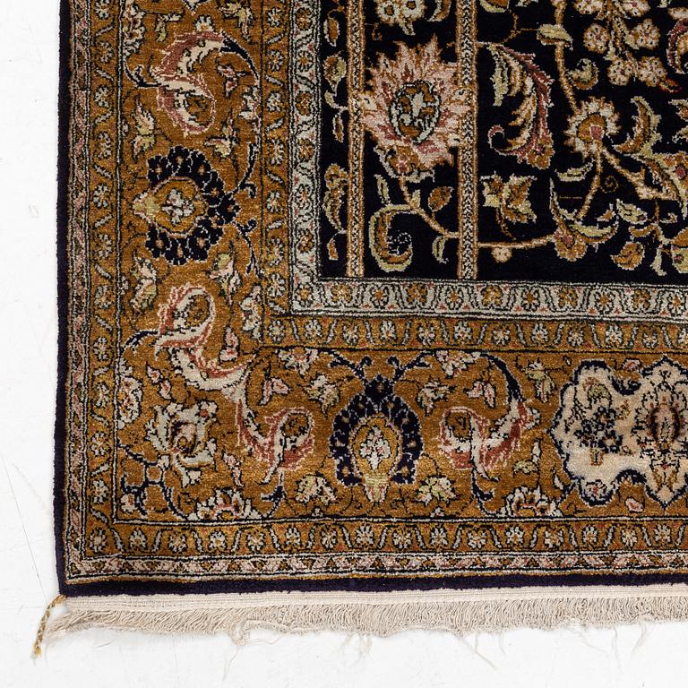 Rug, silk Ghom, circa 203 x 140 cm.