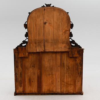 SPEGELSKÄNK, England, 1800-talets andra hälft.