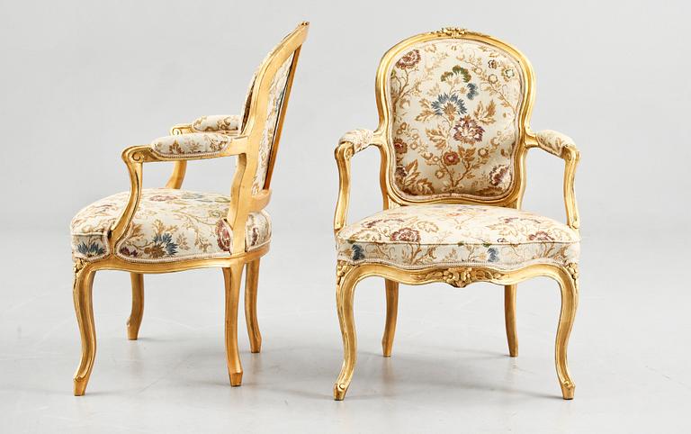 KARMSTOLAR, 2 st, Frankrike, Louis XV-stil, 1800-tal.