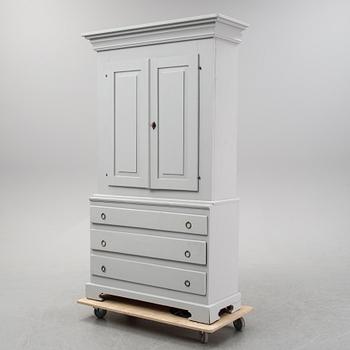 A 18/19th Century painted cabinet.