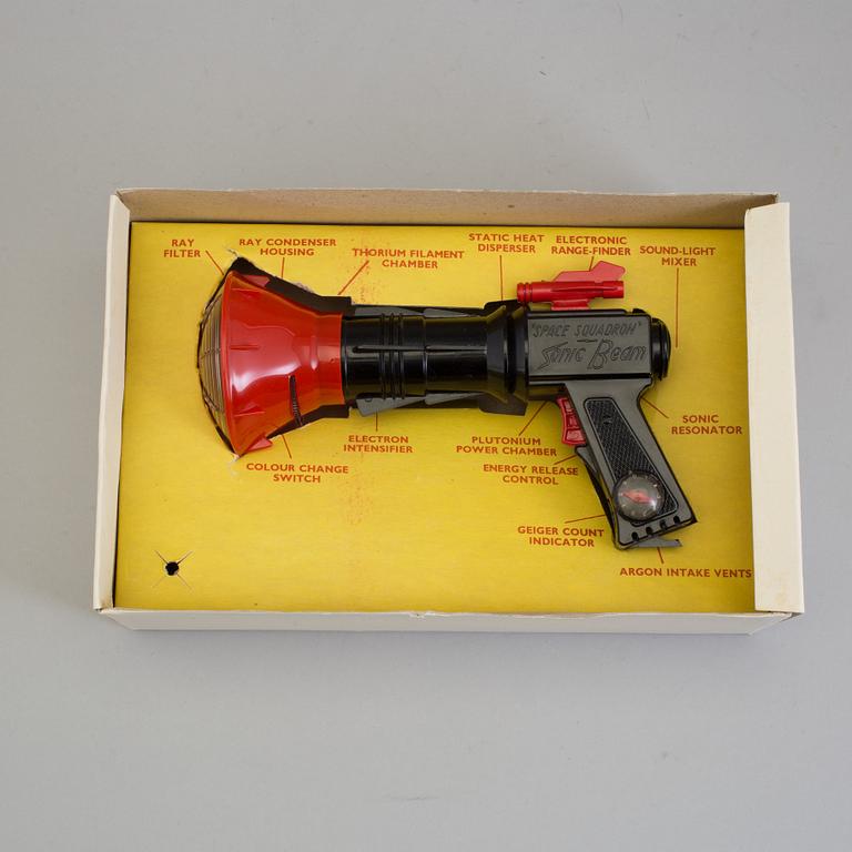 2 toys, "Multicombo" by MFZ and "Ultra-Sonic Beam Gun", Lone Star, both 1950´s.