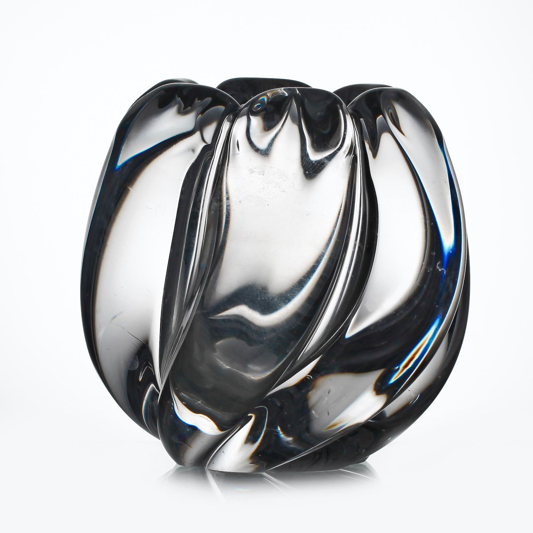 VAS, glas, Edvin Öhrström Orrefors, sign o numr 2444.