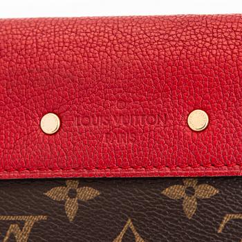 Louis Vuitton, a Monogram Canvas "Pallas Chain" bag.