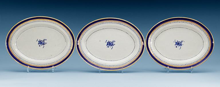 A set of three dishes, Qing dynasty, Jiaqing (1796-1820).