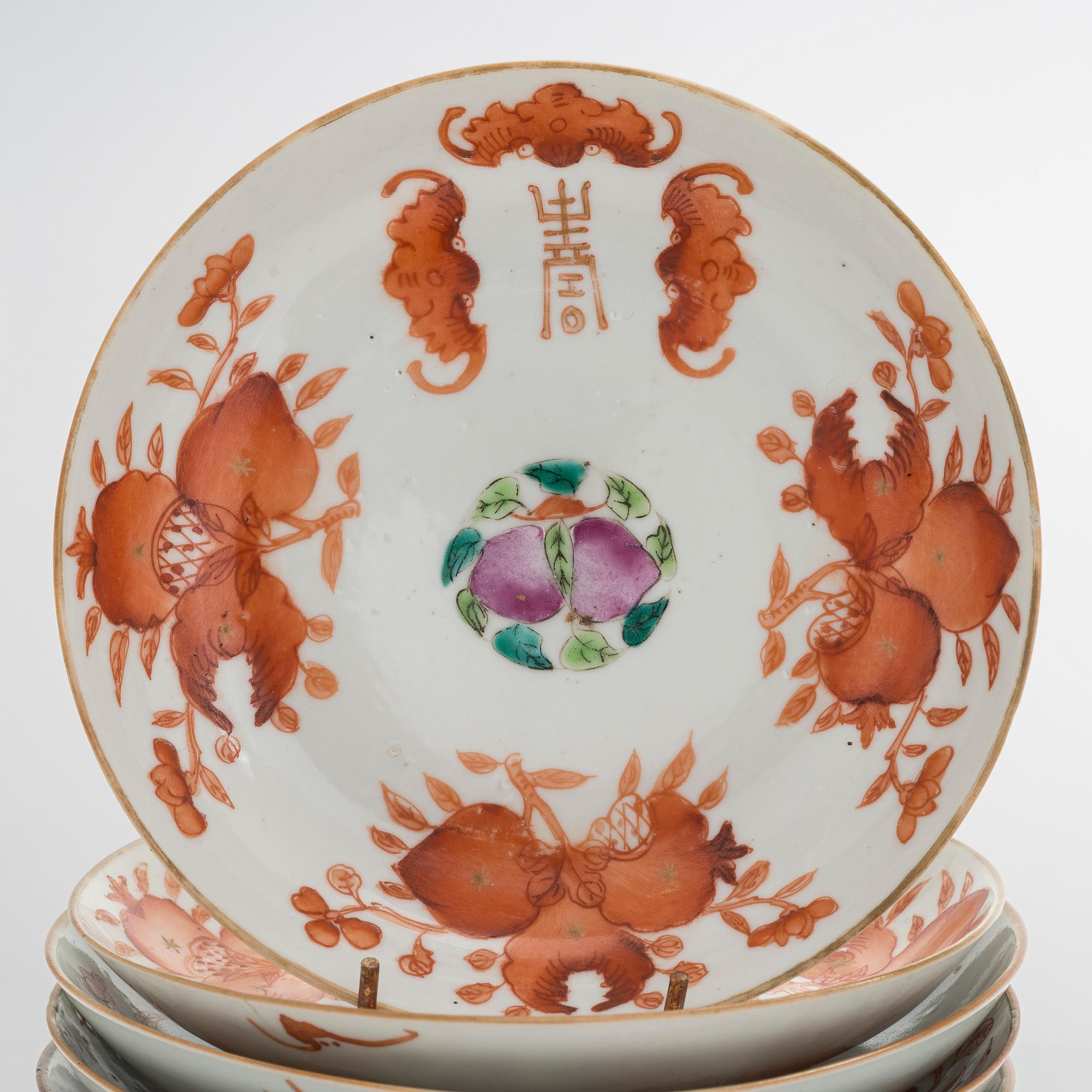 Skål, samt tallrikar, 9 st, porslin, Kina, Qingdynastin, 1900-tal.