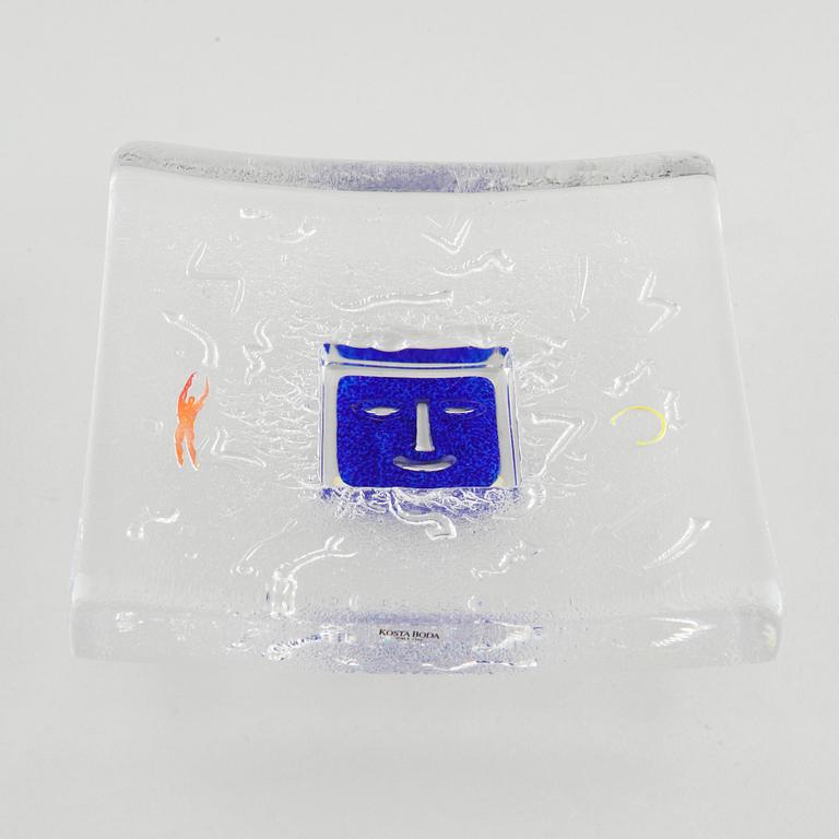 A glass platter by BERTIL VALLIEN for Kosta Boda, second half of the 20th century.