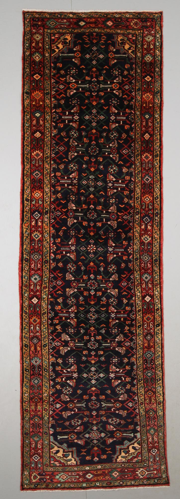 MATTA, Hamadan, ca 345 x 105 cm.