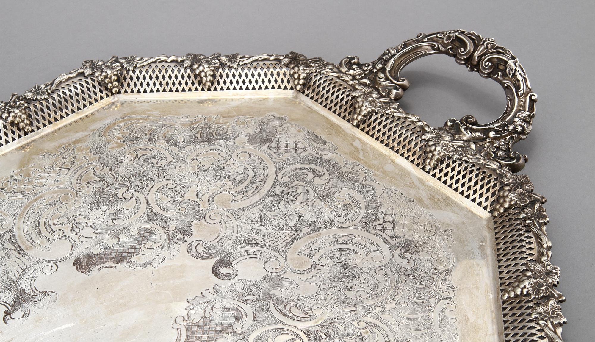 BRICKA, pläter, England, 1800/1900-tal.
