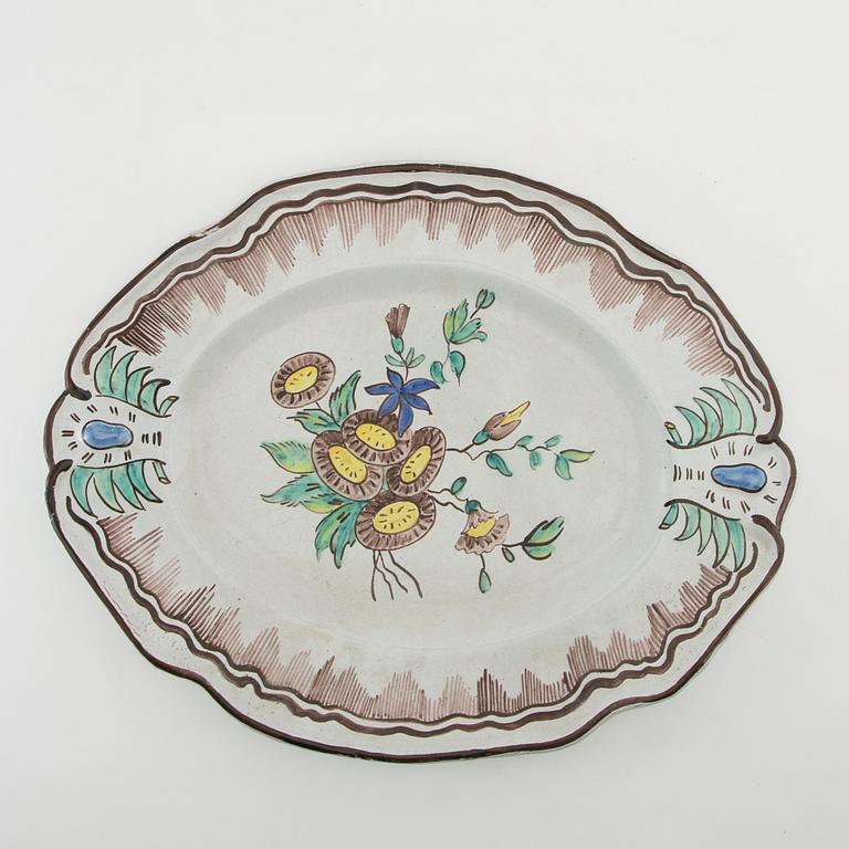 Serving platter, Rococo style, first half of the 20th century.