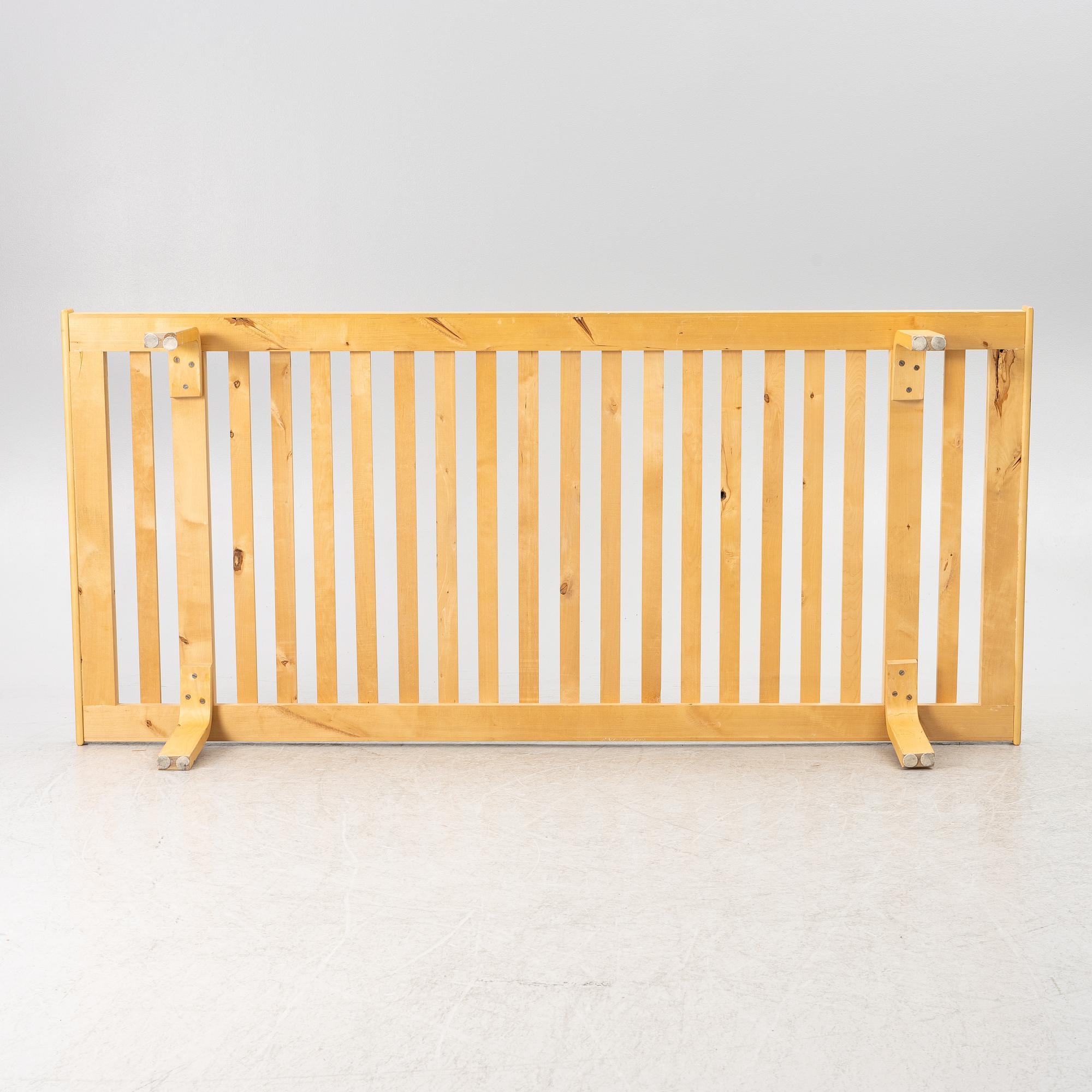 Alvar Aalto, Daybed/bed, model 710, Artek, second half of the 20th century.