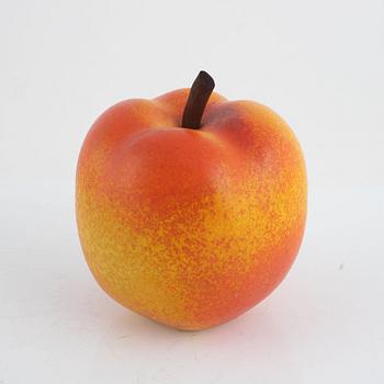 Per Hammarström, a sculpture of an apple.