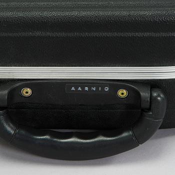 Eero Aarnio, kitara, " Copacabana Guitar", signeerattu Eero Aarnio, Lottonen Guitars, 2006.