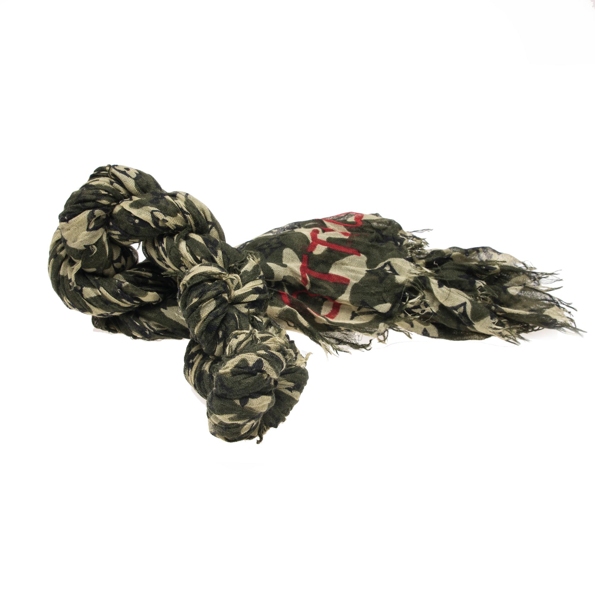 SCARF, Louis Vuitton.