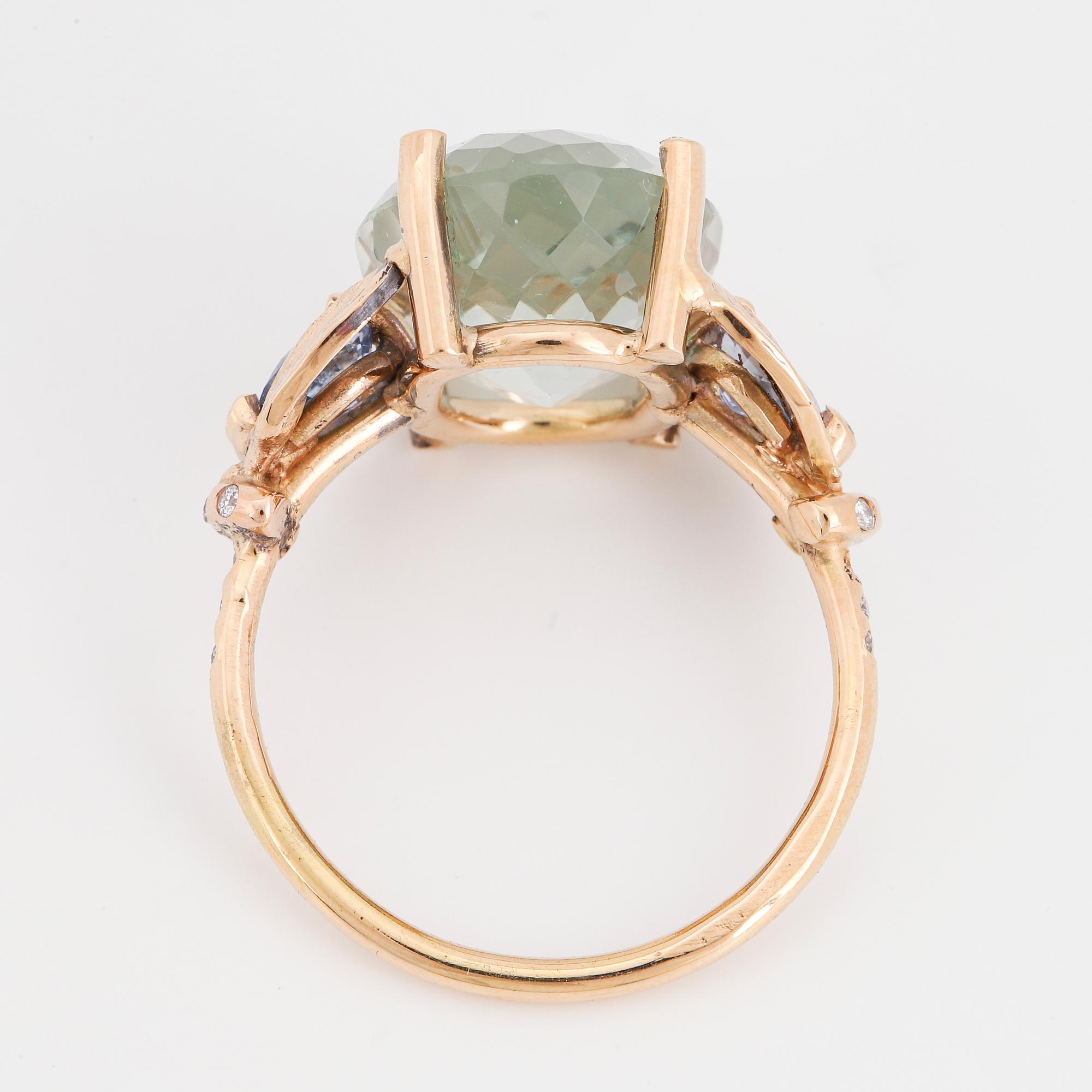 RING, med grön checkerslipad prasiolit, safirer och diamanter.