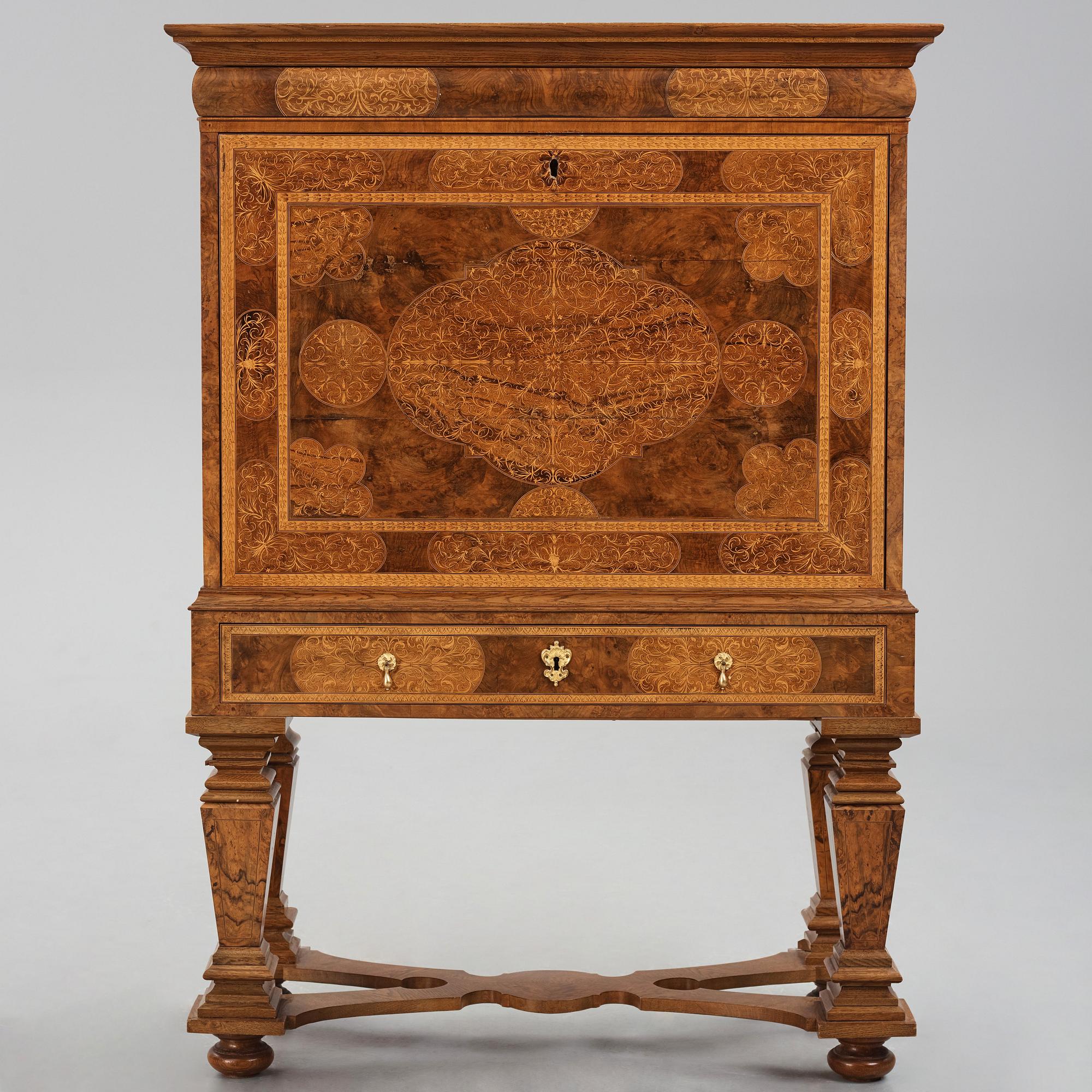 A English William and Mary (Baroque) secretaire.