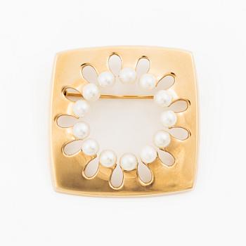 Brooch, 14K gold with cultured pearls, E. Granit Finland 1967.