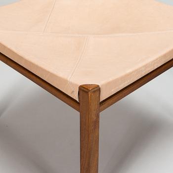 Reino Ruokolainen, soffa och fåtölj, "Tupa" (Stuga) och pall ur H-modellen, för Haimi, 1960-tal.