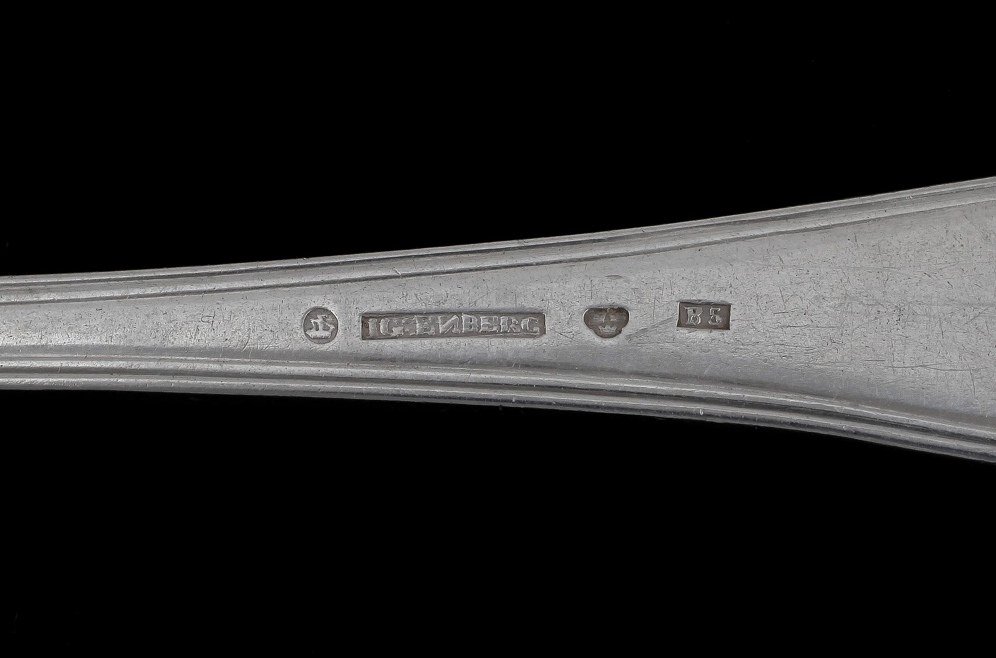 MATSKEDAR, 7 st, silver, snarlika, troligen Jonas Olsson Enberg, Värnesborg, 1856. Vikt 399g.