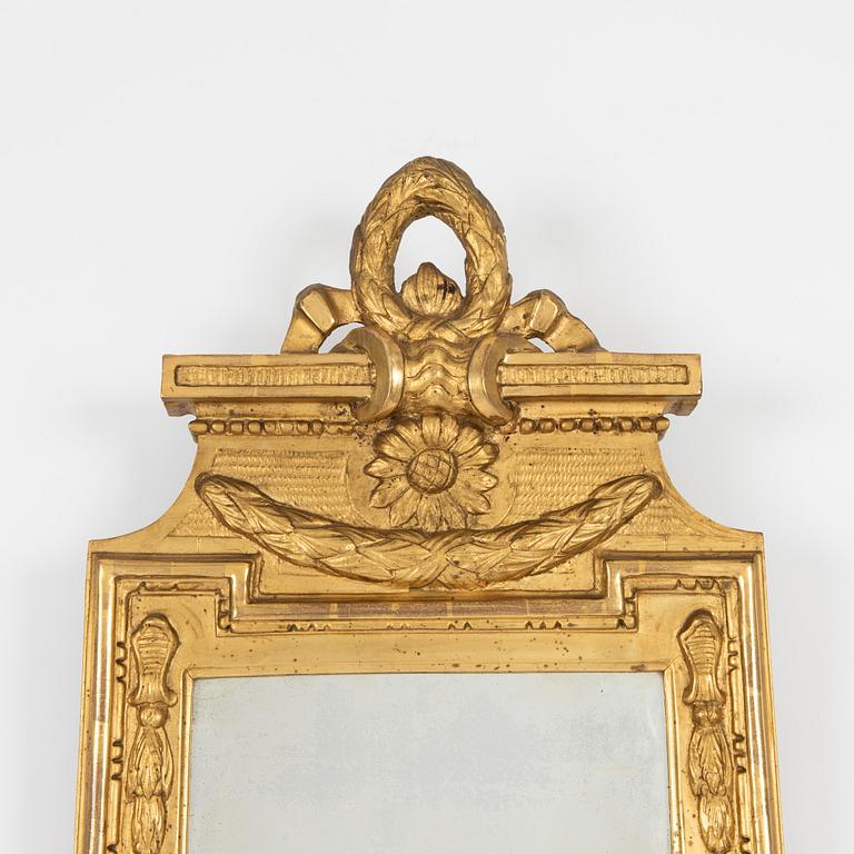 A Gustavian mirror by Niclas Falkengren, Jönköping (active 1776-1813).