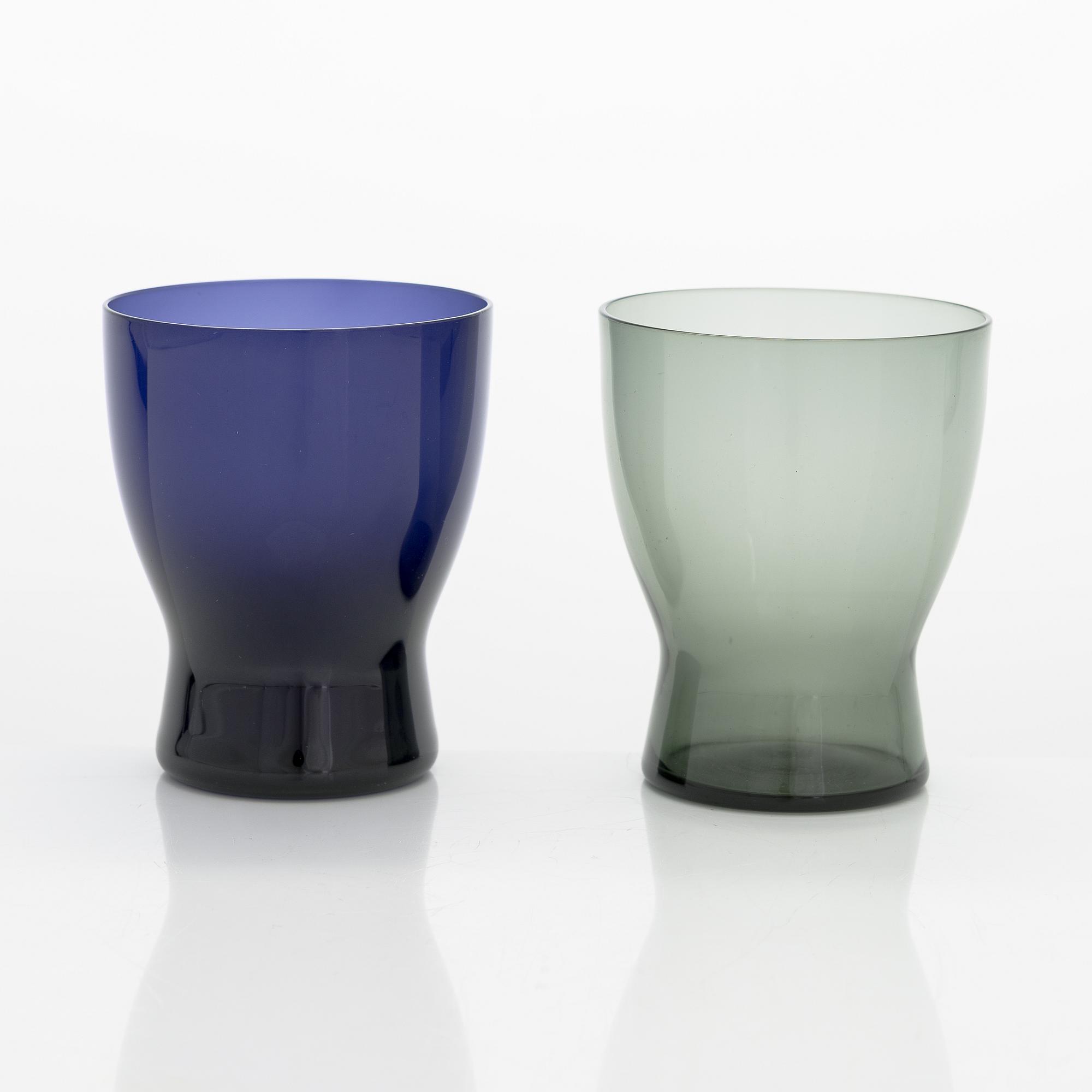Saara Hopea, en karaff och glas, 12 st, modellerna 2501 och 1710, Notsjö. Formgivna 1958 och 1959.